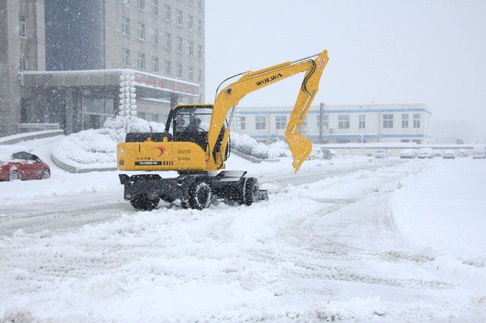 沃爾華挖掘機(jī)除雪